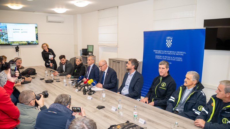 Bačić: Zbog opasnosti od urušavanja zgrada Vjesnika morat će se rušiti; do kraja tjedna informacije o načinu rušenja